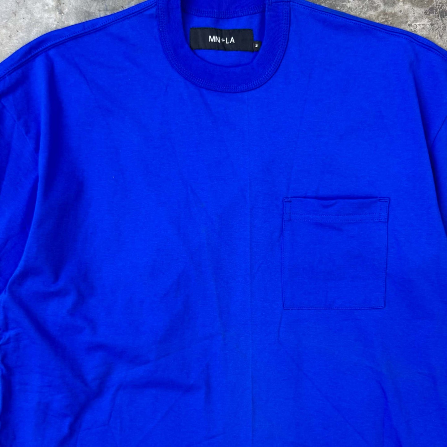 POCKET BOX TEE V4 IN ELECTRIC BLUE
