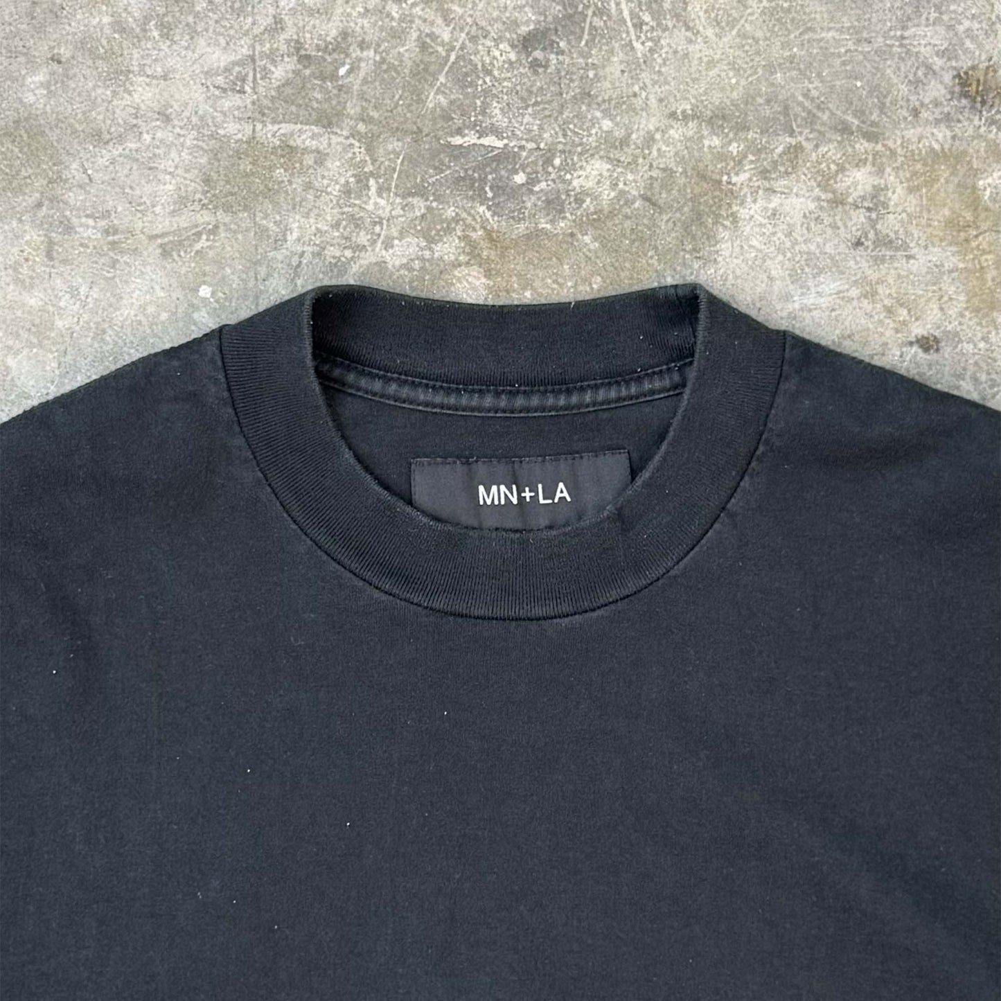 LONGSLEEVE TEE IN CAVIAR
