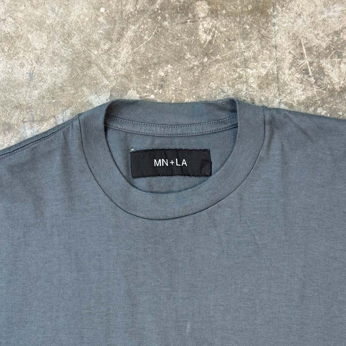CHOP CHOP LITE TEE IN CEMENT