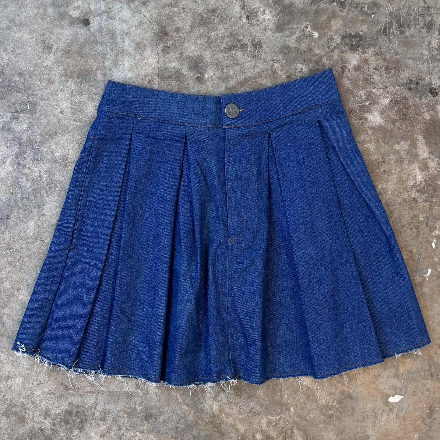 FEMME SKIRT SAMPLE 001