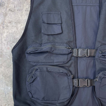 UTILITY VEST IN MIDNIGHT NAVY