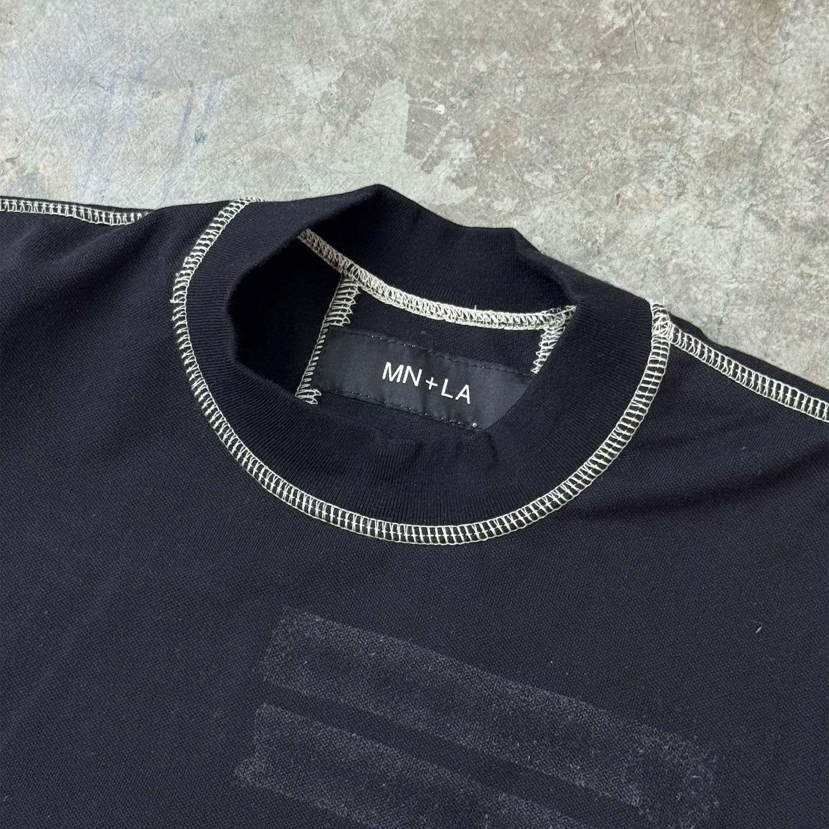 MN+LA™ MOCK NECK TEE SAMPLE 011