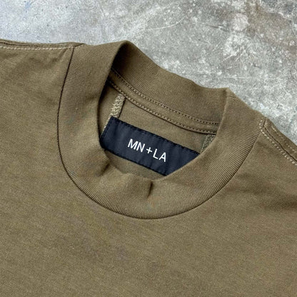 MOCK NECK TEE V4 IN OLIVE