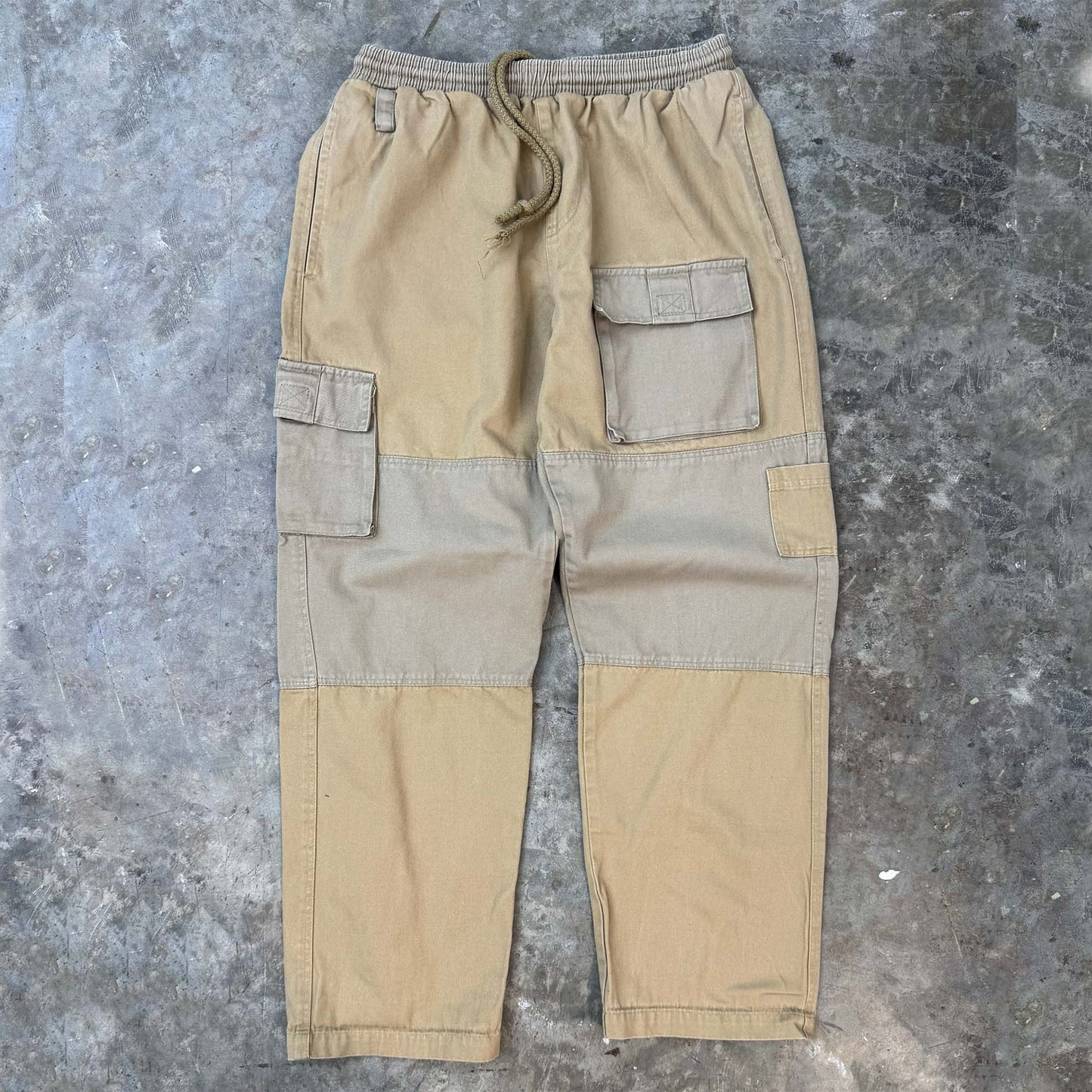 HIKE PANTS IN SAND DUNE