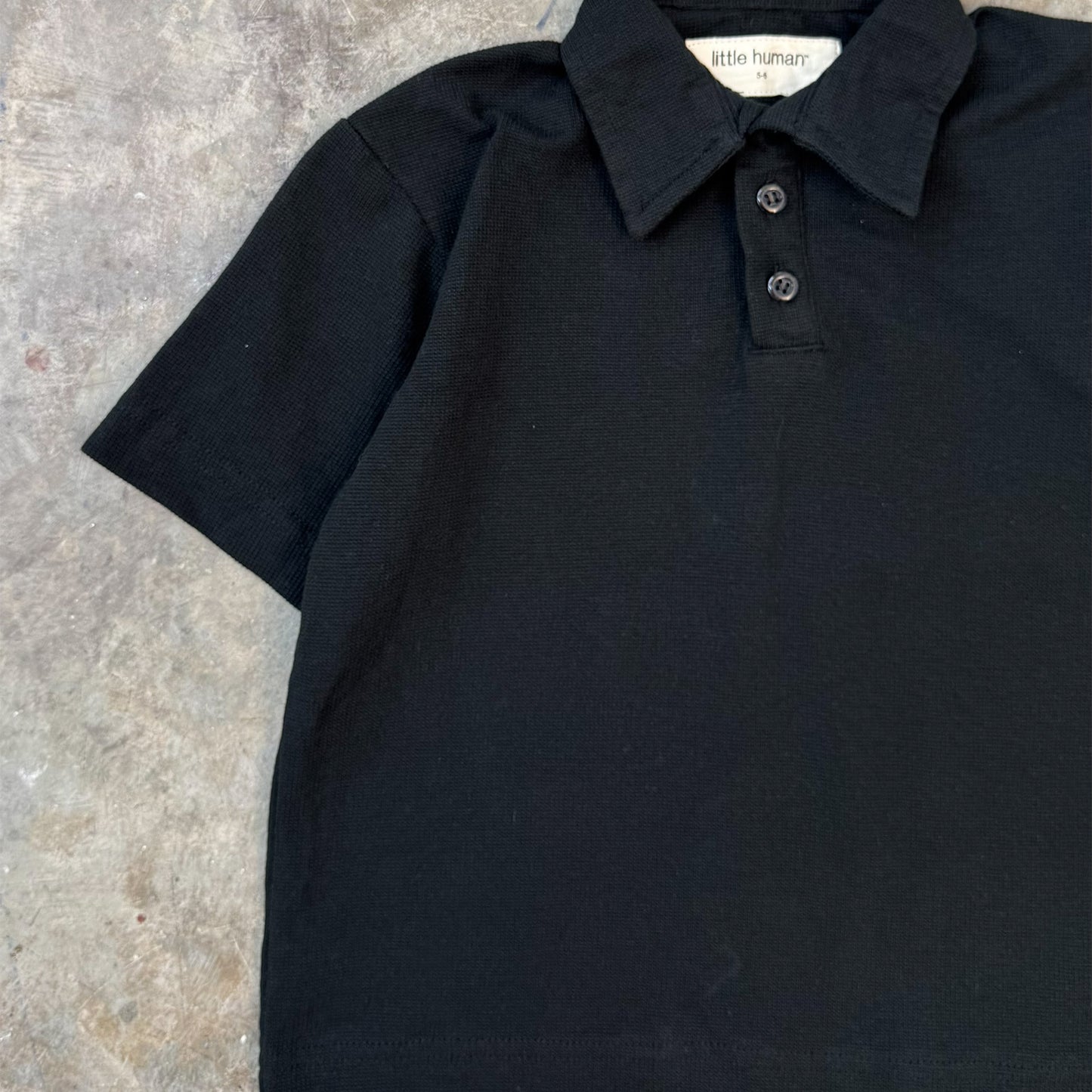 LITTLE HUMAN™ S/S POLO SHIRT IN ANTHRACITE