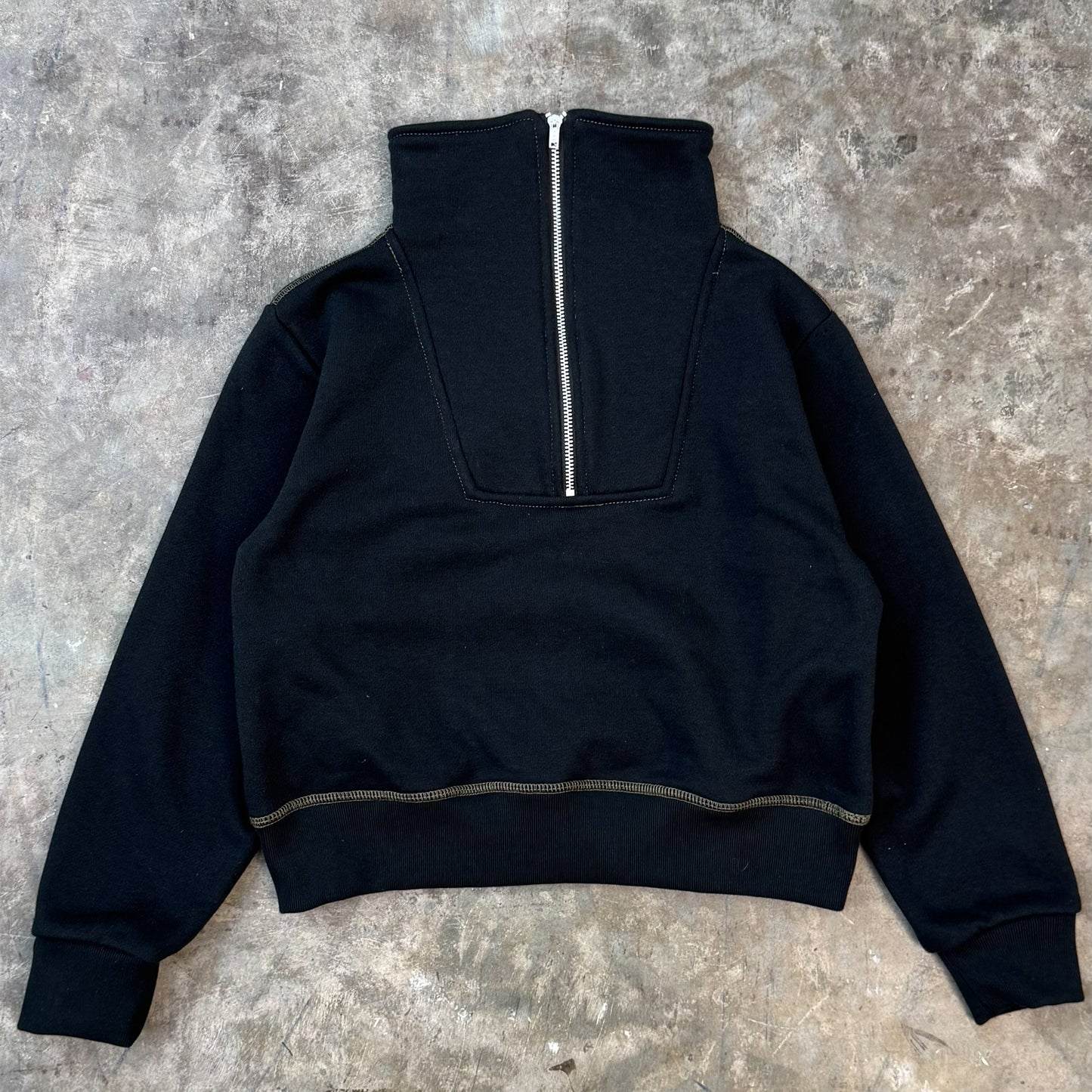 LITTLE HUMAN™ SWEATSHIRT SAMPLE 002