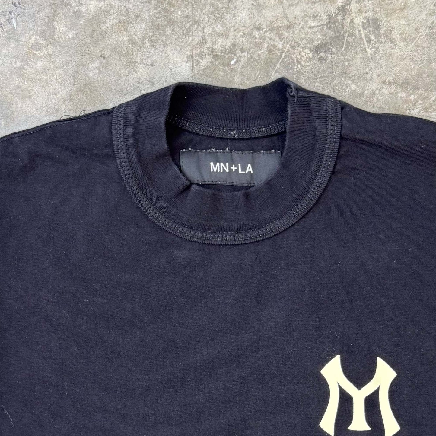 "HITTER" V2 MOCK NECK TEE IN ANTHRACITE