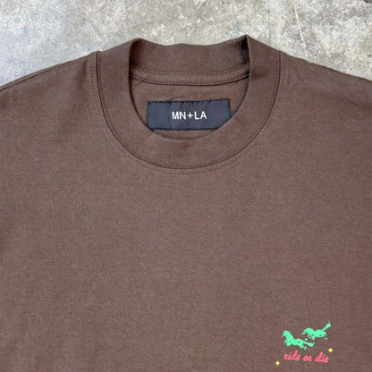"RIDE OR DIE" TEE IN WOOD