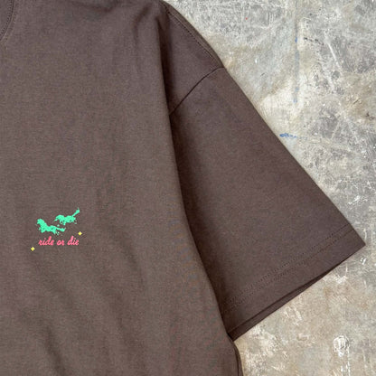 "RIDE OR DIE" TEE IN WOOD