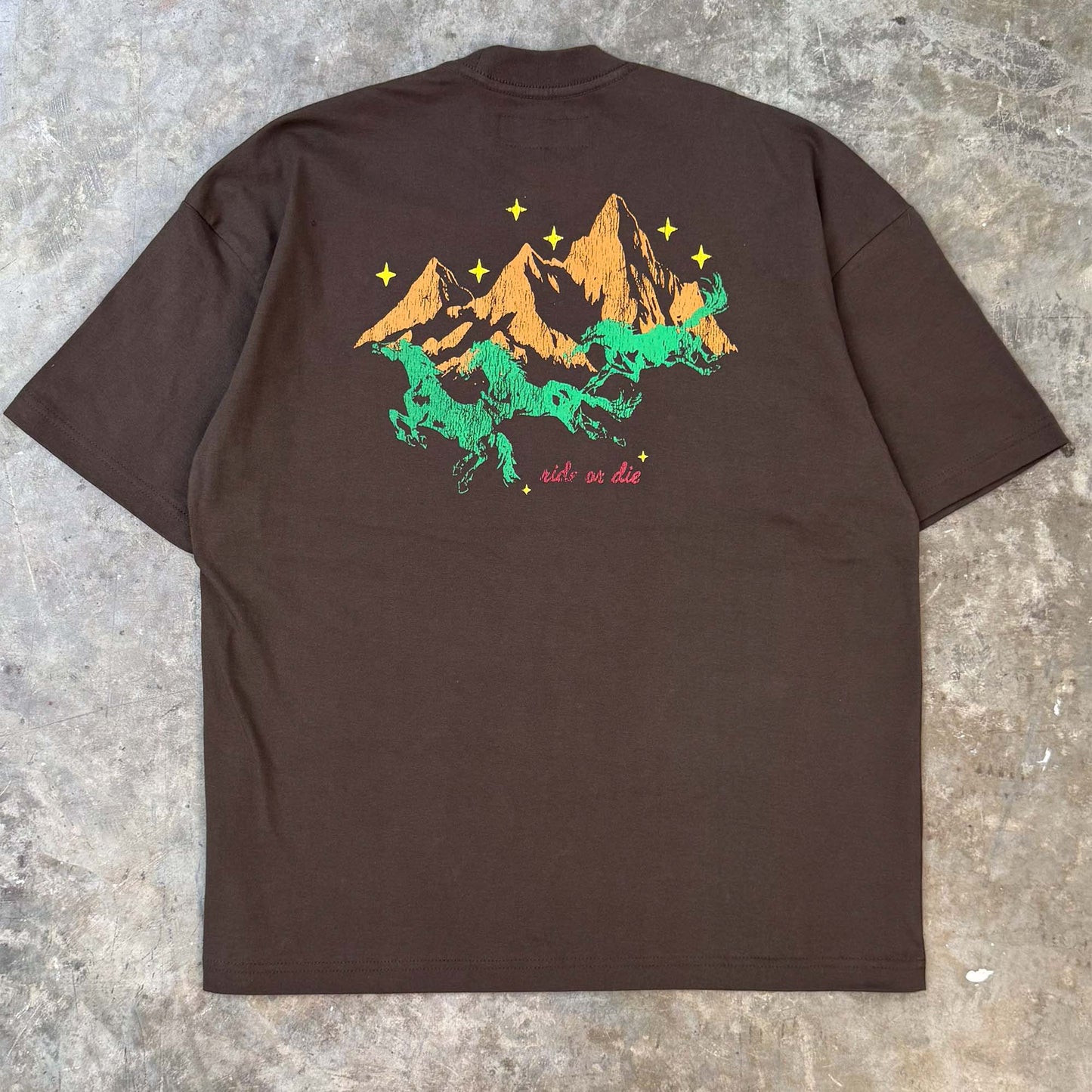 "RIDE OR DIE" TEE IN WOOD