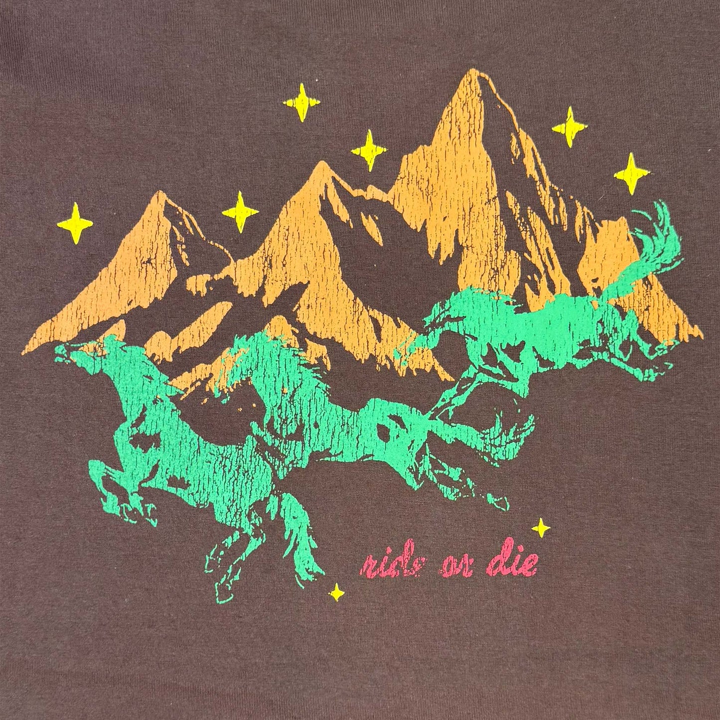 "RIDE OR DIE" TEE IN WOOD