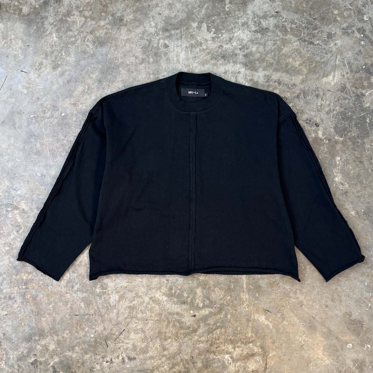 FORGED LONGSLEEVE TEE IN CAVIAR