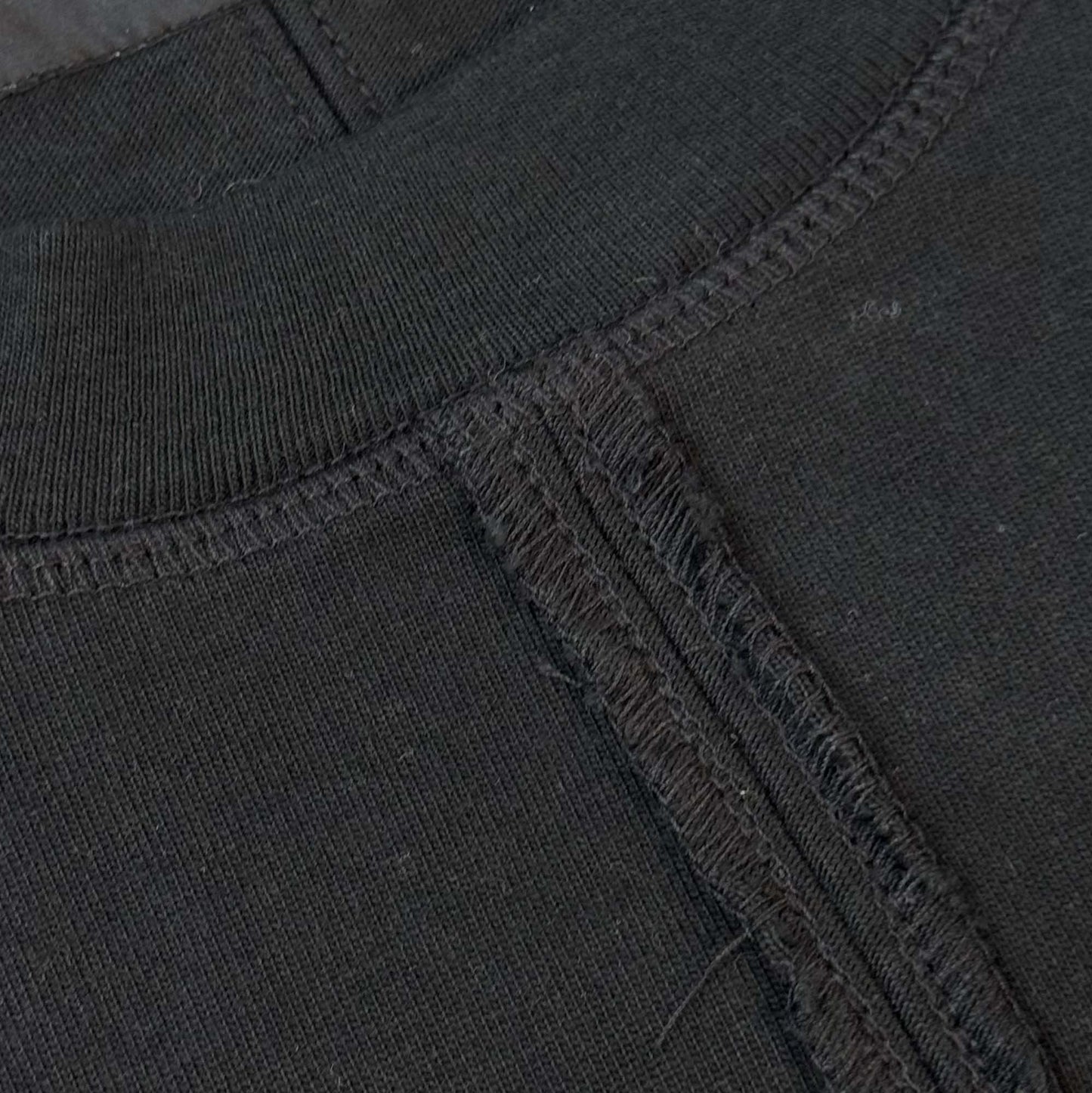 FORGED LONGSLEEVE TEE IN CAVIAR