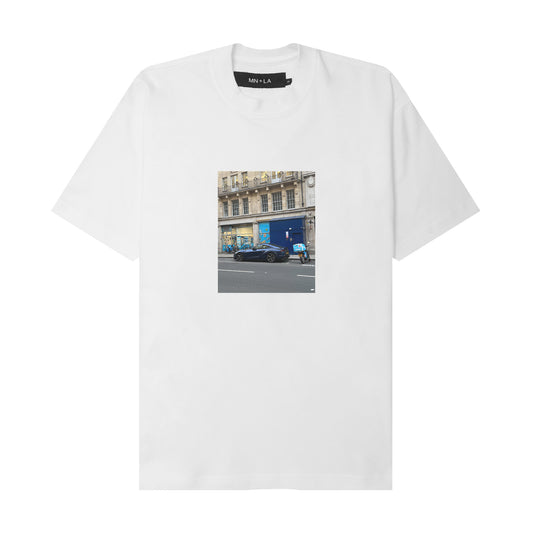 "STRATOSPHERIC BLUE SUPRA" TEE IN WHITE