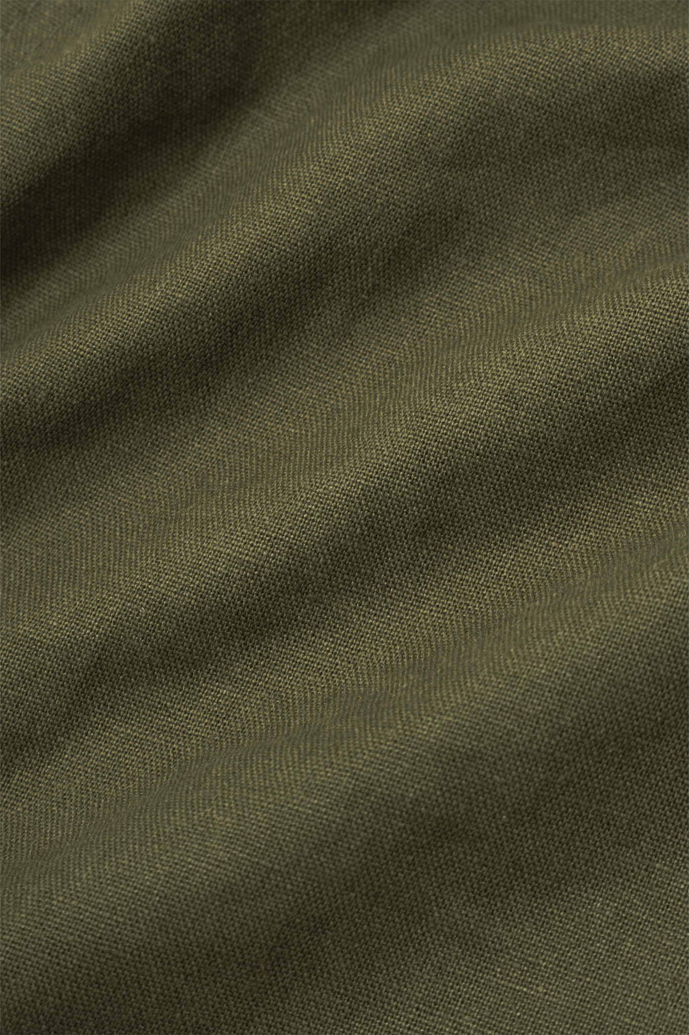 LINEN HOUSE SHORTS IN MOSS GREEN