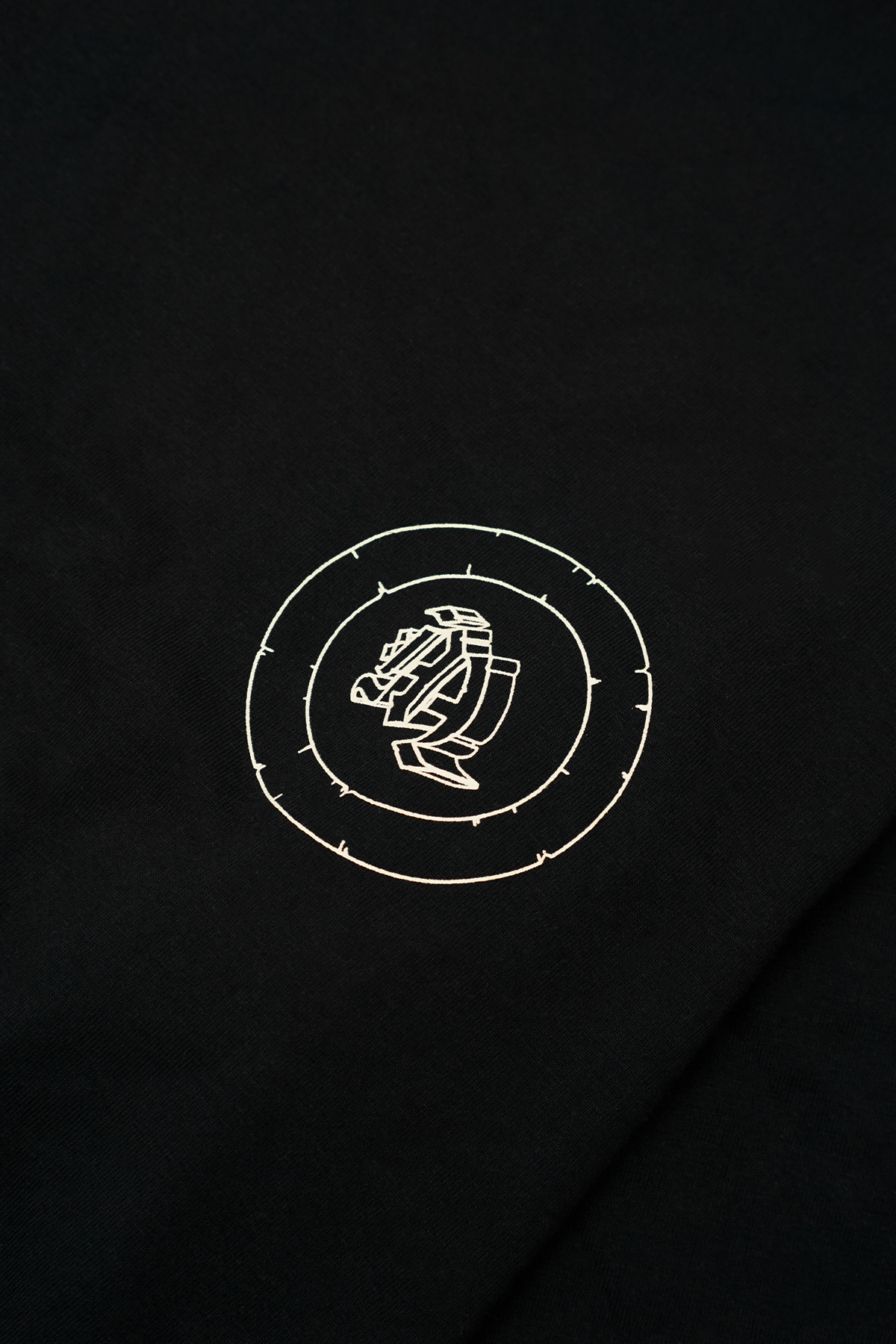 "M'$ ARTIFACT" MOCK NECK TEE IN ANTHRACITE