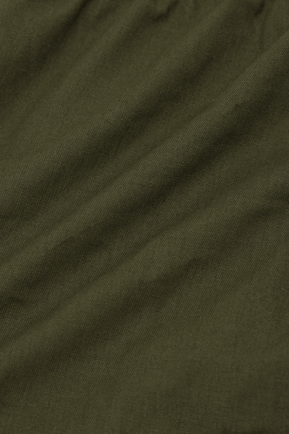 LINEN PLEATED HOUSE SHORTS IN OLIVE