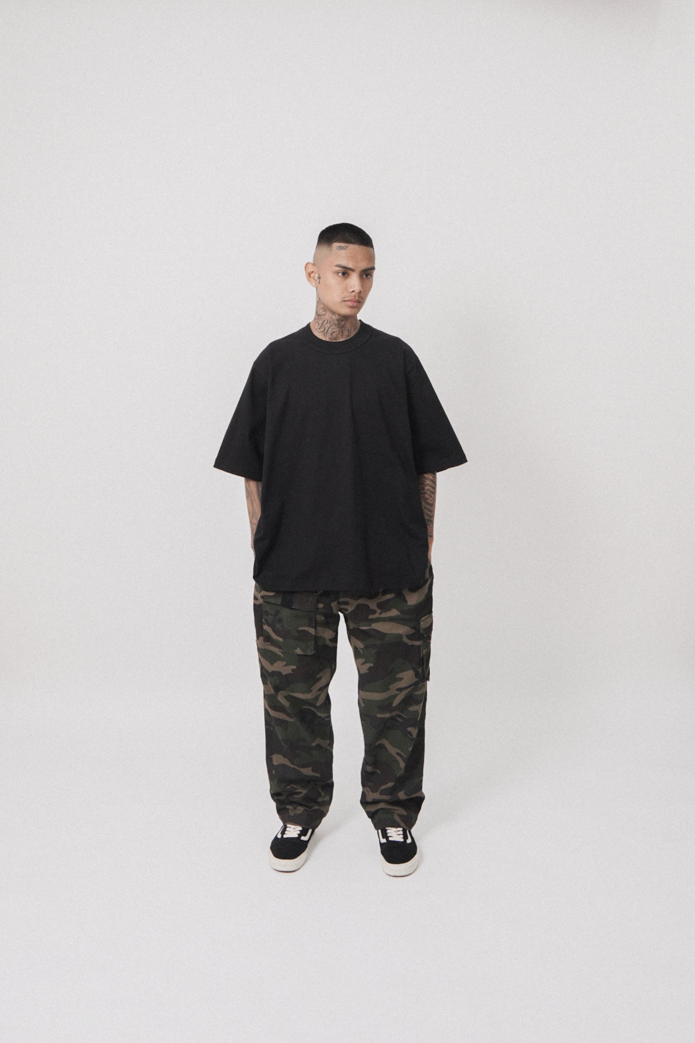 MOCK NECK TEE V3 IN ANTHRACITE