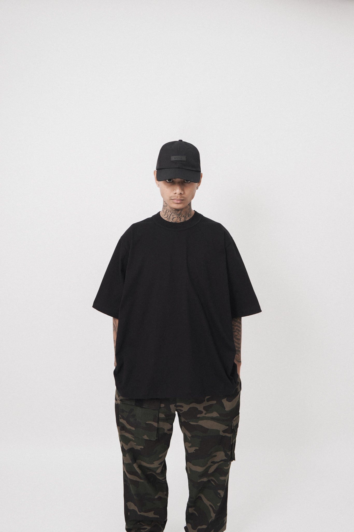 MOCK NECK TEE V3 IN ANTHRACITE