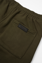 MN+LA "CREST" SWEATSHORTS IN OLIVE