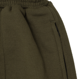 PLEATED HOUSE SHORTS IN OLIVE