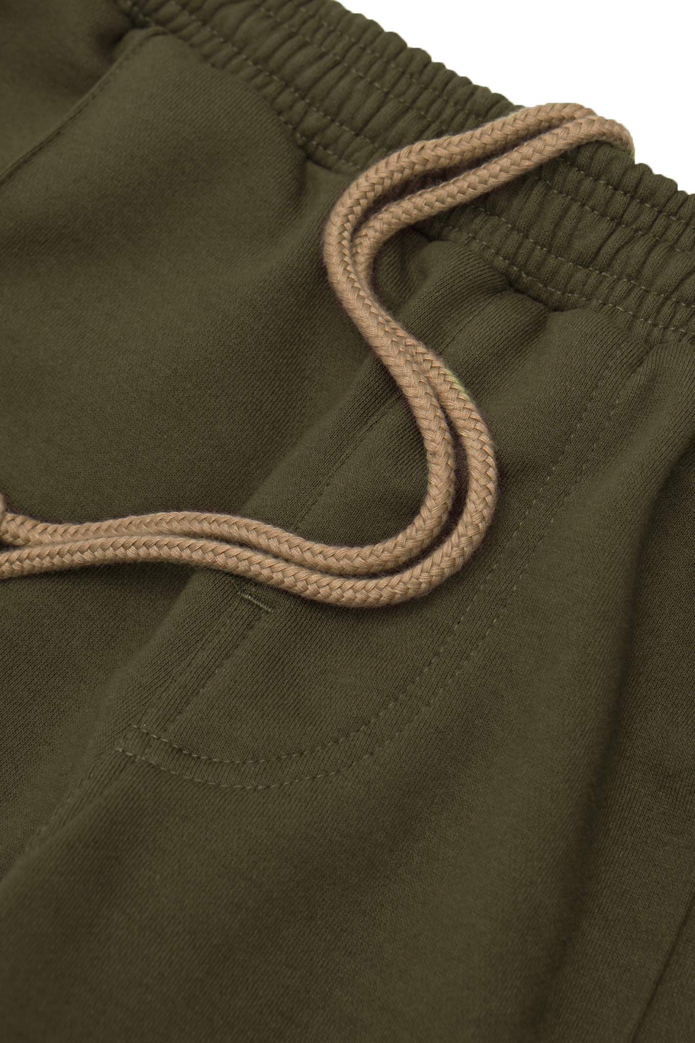 PLEATED HOUSE SHORTS IN OLIVE