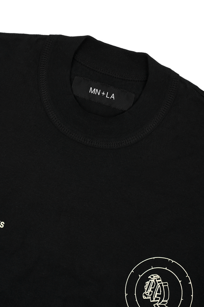 "M'$ ARTIFACT" MOCK NECK TEE IN ANTHRACITE