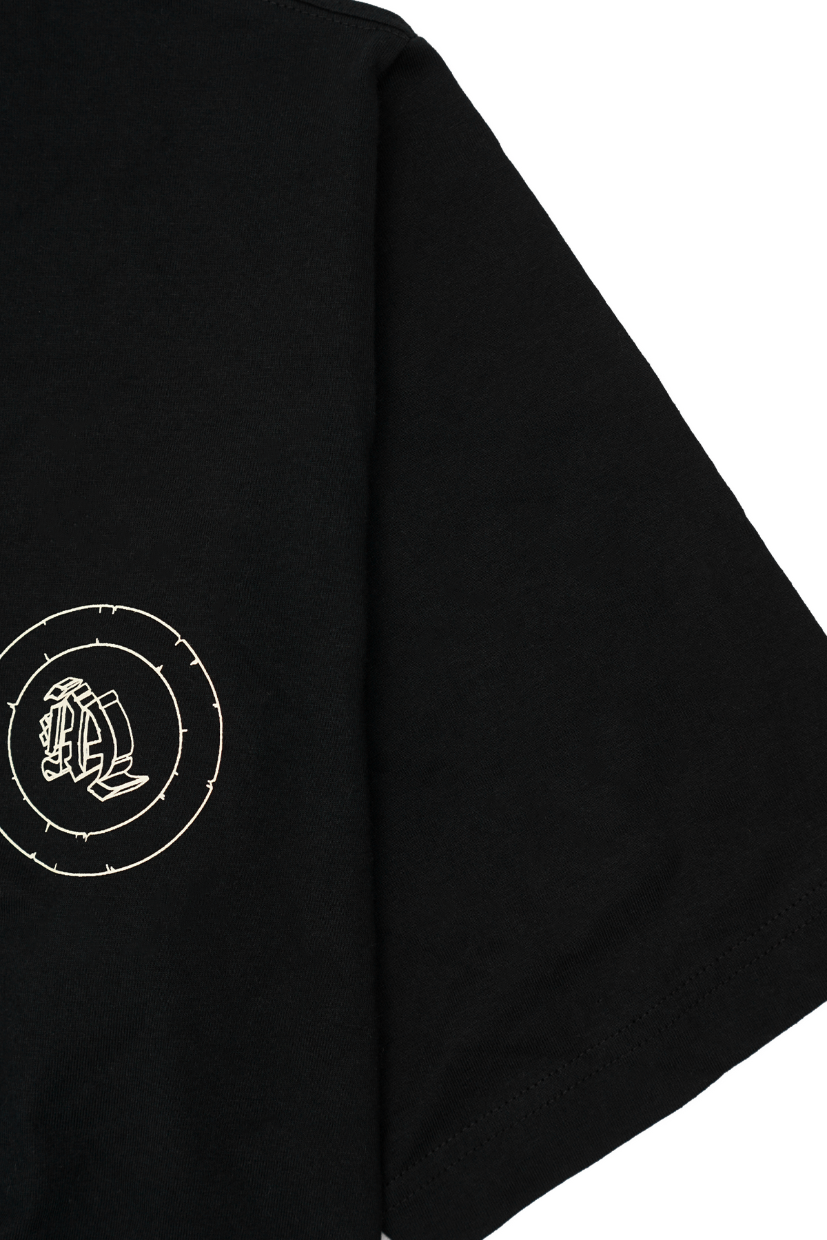 "M'$ ARTIFACT" MOCK NECK TEE IN ANTHRACITE