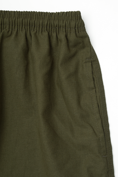 LINEN HOUSE SHORTS IN MOSS GREEN