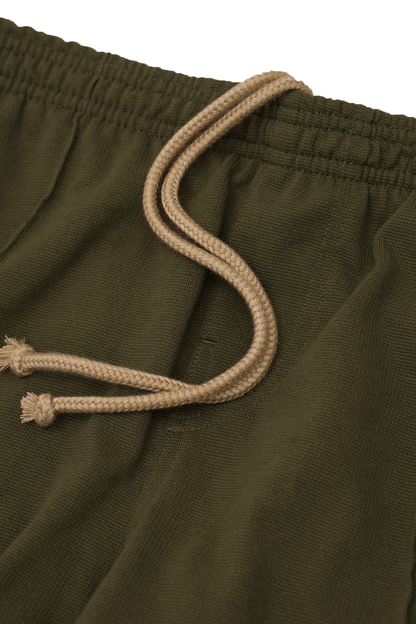 WAFFLE WEAVE PLEATED CROPPED PANTS IN OLIVE