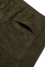 TOWEL TERRY RAW HEM SWEATSHORTS IN OLIVE