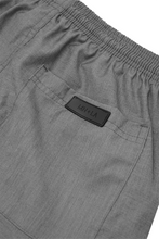 PLEATED HOUSE SHORTS IN TROUT GREY